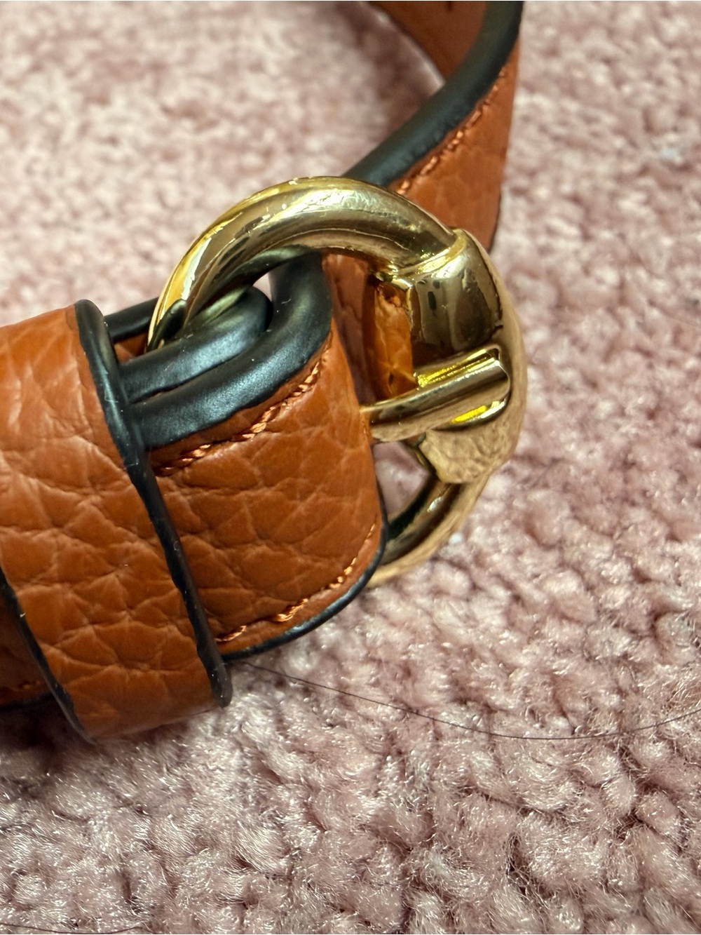 Gucci Tan Pebbled Leather Crossbody with Embossed GG - Picture 4 of 5